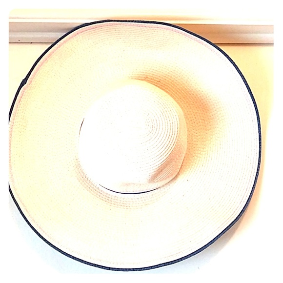 The Accessory Collective Wide Brim Hat - Picture 1 of 8